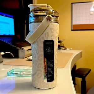 NIB Limestone Leopard BRUMATE Multi Shaker